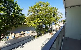 Apartament z widokiem na morze i port